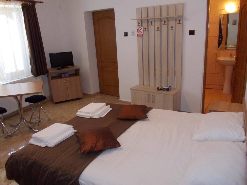 Clisura Dunarii - Danubian Border Bersaska Zimmer foto